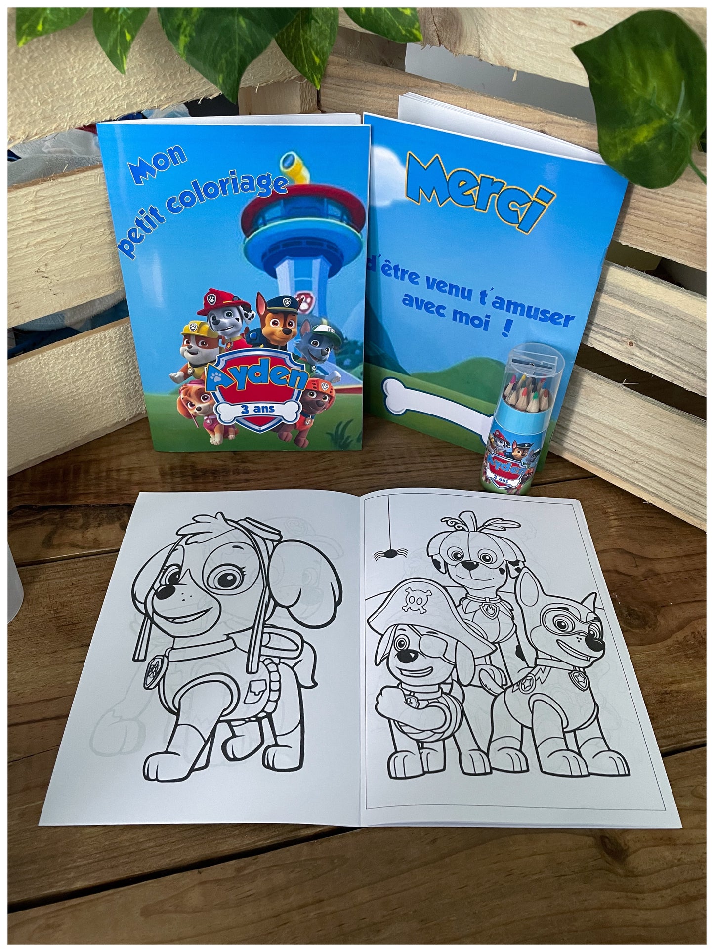 Cahier de coloriage + crayon personnalisé