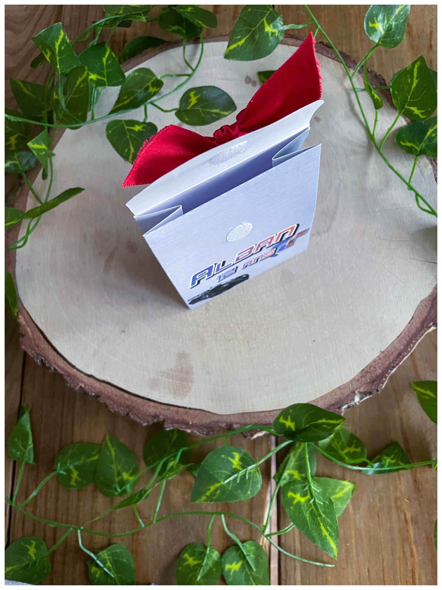 Boîte cadeau invité personnalisé